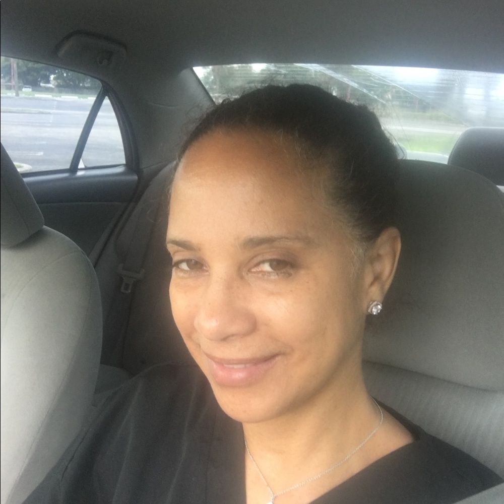 Meet your Posher, Zoila